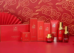 瑞蛇迎春，福滿人間，西采清顏愿你萬事如意春意盎然！