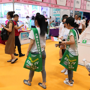 ���˵ĈԳ���͸¶�o�F����