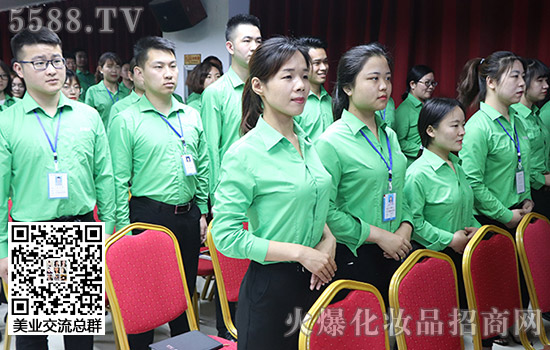 職場(chǎng)商務(wù)禮儀對(duì)我們的重要性 職場(chǎng)商務(wù)禮儀對(duì)我們的重要性