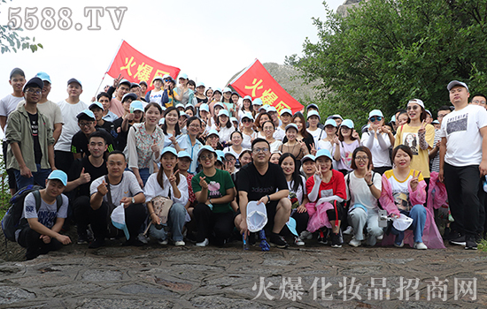 火爆網(wǎng)7月信陽(yáng)之旅,重溫紅色歷史,讓革命事業(yè)薪火相傳! 火爆網(wǎng)7月信陽(yáng)之旅,重溫紅色歷史,讓革命事業(yè)薪火相傳!