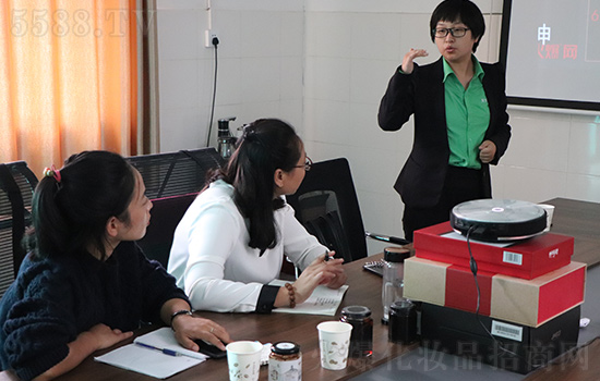 火爆網(wǎng)開展客戶培訓服務 火爆網(wǎng)開展客戶培訓服務