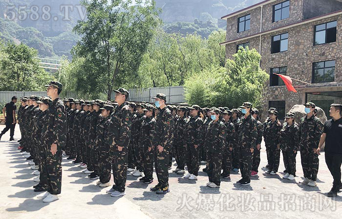 重走紅色之路,感召紅色精神 重走紅色之路,感召紅色精神