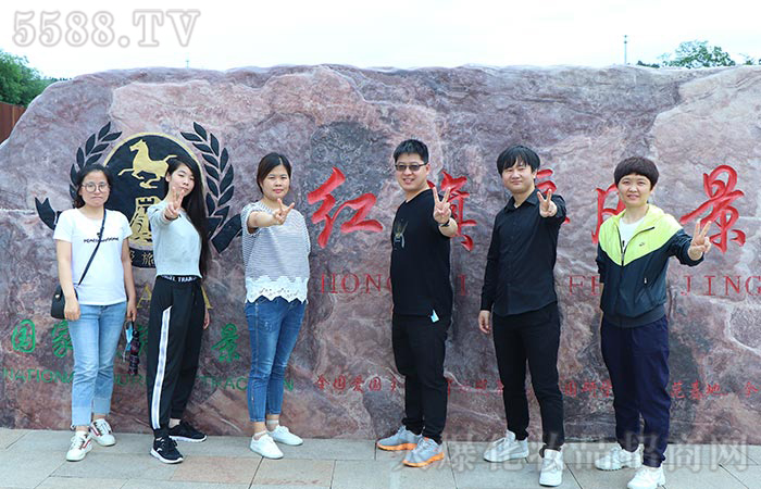 弘揚紅旗渠的精神——自力更生,艱苦奮斗 弘揚紅旗渠的精神——自力更生,艱苦奮斗