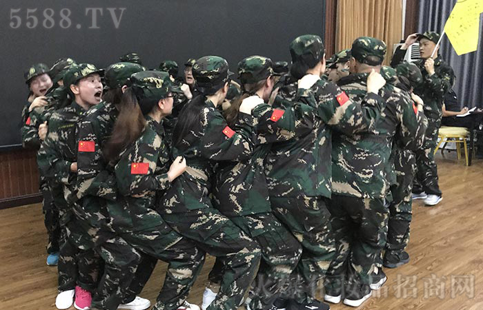 用心感受培訓(xùn),用腳丈量紅旗渠! 用心感受培訓(xùn),用腳丈量紅旗渠!