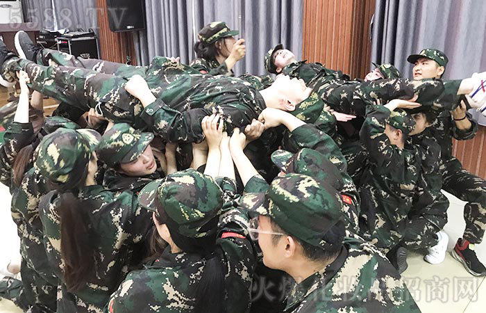 聚是一團(tuán)火,散是滿天星 聚是一團(tuán)火,散是滿天星