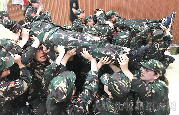 團結(jié)協(xié)作,突破自我! 團結(jié)協(xié)作,突破自我!