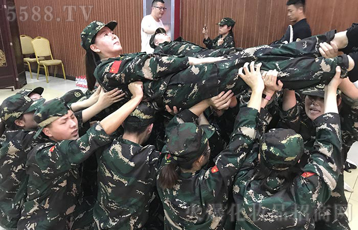 團結(jié)協(xié)作,突破自我! 團結(jié)協(xié)作,突破自我!