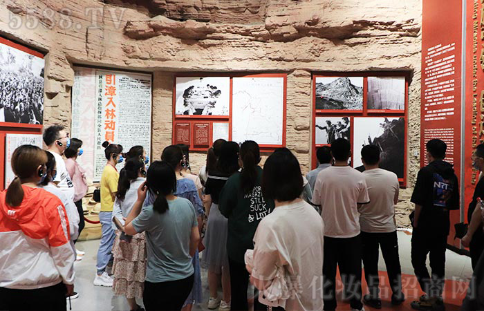 團結(jié)協(xié)作,突破自我! 團結(jié)協(xié)作,突破自我!