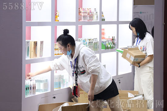 成都美業(yè)博覽會即將開幕,搶先看部分企業(yè)布展情況 成都美業(yè)博覽會即將開幕,搶先看部分企業(yè)布展情況