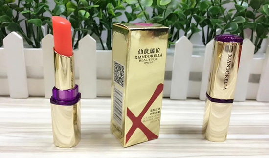 金燦立體潤彩唇膏 金燦立體潤彩唇膏