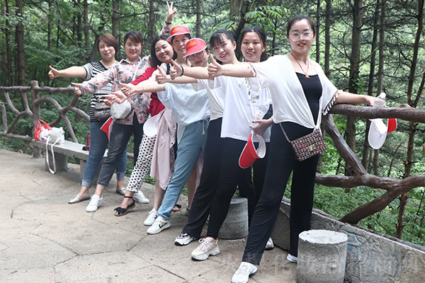 青春無畏 成就自己 青春無畏 成就自己