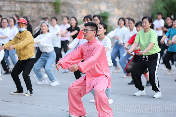 學(xué)習(xí)道學(xué)文化,領(lǐng)略老君山風(fēng)采 學(xué)習(xí)道學(xué)文化,領(lǐng)略老君山風(fēng)采