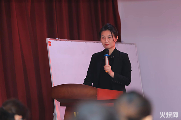 火爆網(wǎng)王卉經(jīng)理致辭 火爆網(wǎng)王卉經(jīng)理致辭