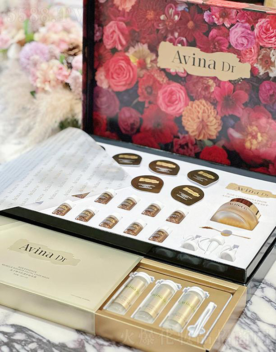 Avina魚子凝珠護(hù)齡奢華套組 Avina魚子凝珠護(hù)齡奢華套組