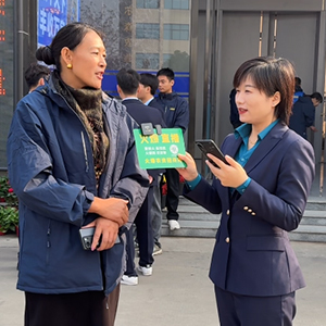 ����ֱ����������Ʒ�ƣ�