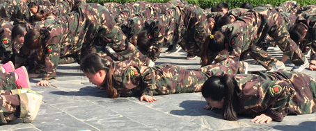 一人犯錯(cuò)全體受罰，這就是團(tuán)隊(duì)精神！