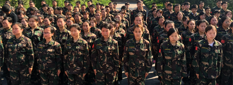 冬練三九，夏練三伏；火爆狼群，千錘百煉；