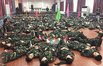 火爆人永不言棄，超越自我！