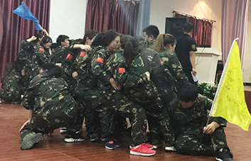 火爆大家庭，擰成一股繩！眾人團(tuán)結(jié)緊，百事能成功！