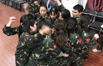 為了夢想，為了團(tuán)隊(duì)，每個(gè)人必將堅(jiān)持下去！