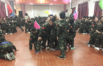 共同的目標(biāo)，共同的夢想，可以使火爆家人產(chǎn)生忍受一切的力量！