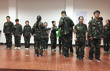 信守承諾，甘愿接受自己許下的懲罰諾言！