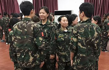 學(xué)會贊美，收獲一份真心；