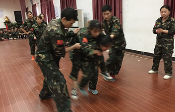 挑戰(zhàn)冠軍隊(duì)：體力與意志力的較量，速度與時(shí)間的對決！
