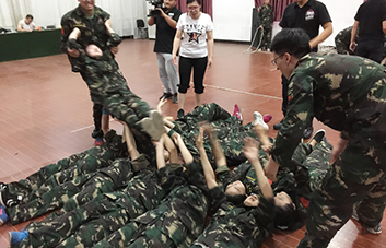 一次失敗并不可怕，爬起來，再戰(zhàn)！