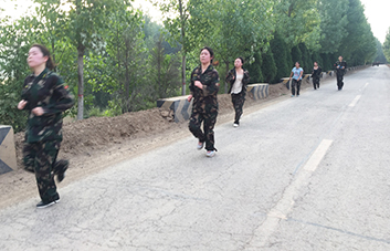 個(gè)人的力量再大也是小，團(tuán)隊(duì)的力量再小也是大！