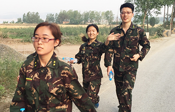 真真正正去走，一步一個(gè)腳印去量！