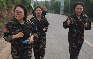 火爆人不拋棄、不放棄、勇往直前！