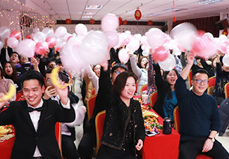 �g��Ц�Z(y��)���𱬾W(w��ng)ȫ�w�T���R��һ�ù���ʢ�磡